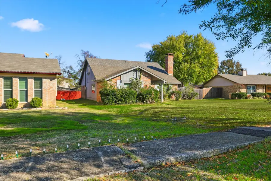 1705 Redbird Circle, Lewisville, TX 75067 - Image #2