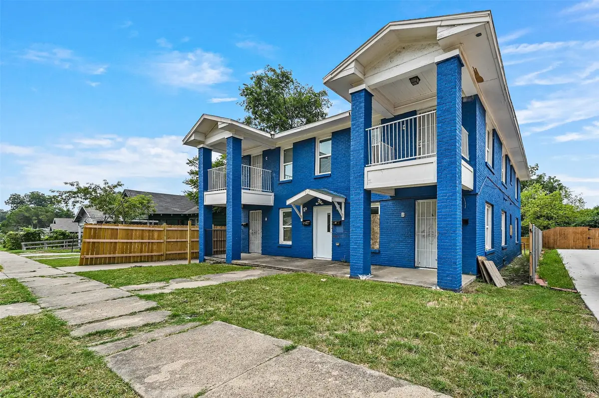 1016 E Arlington Avenue, Fort Worth, TX 76104 - Image #1