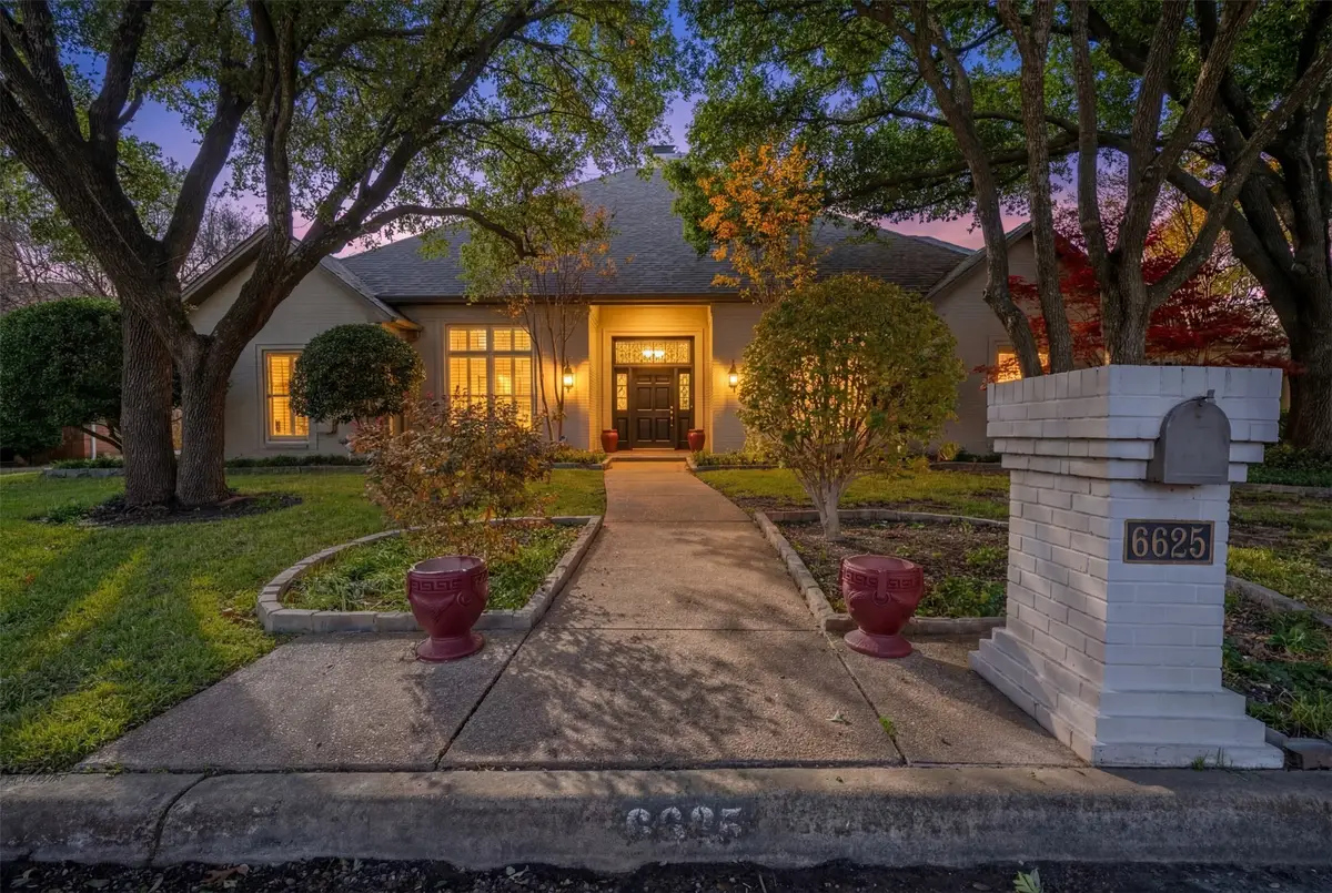 6625 Meadows West Drive S, Fort Worth, TX 76132 - Image #1
