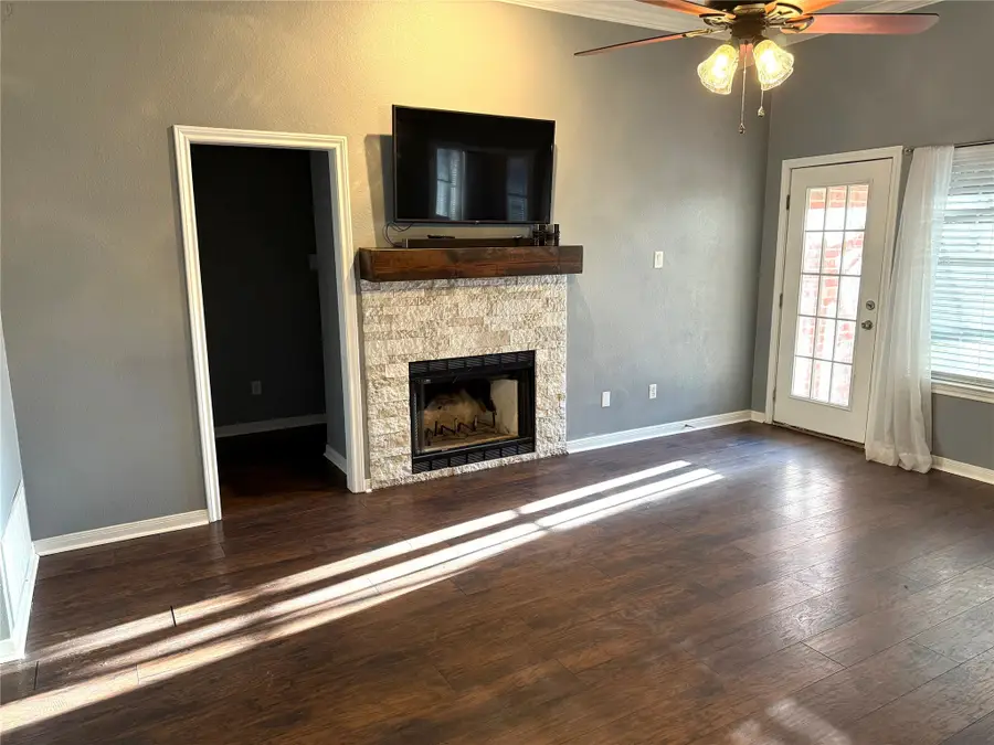 921 Cloud Croft, Hewitt, TX 76643 - Image #2