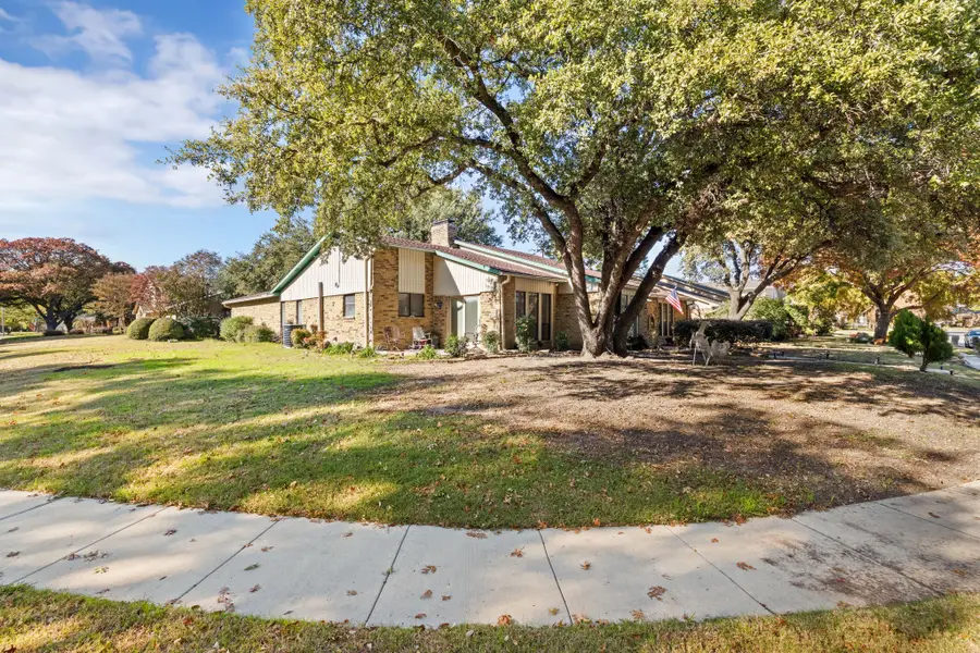 1519 Shannon Place, Carrollton, TX 75006 - Image #2