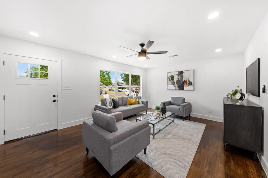 4129 Huckleberry Circle, Dallas, TX 75216 - Image #2