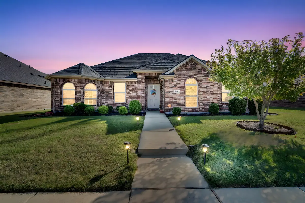 542 Meadowlake Drive, Waxahachie, TX 75165 - Image #1