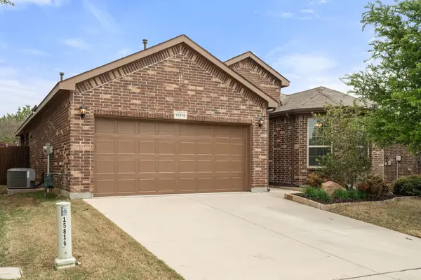 15816 Oak Pointe Drive, Fort Worth, TX 76177