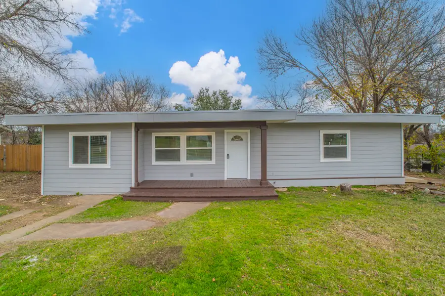 1704 Hillside Drive, River Oaks, TX 76114 - Image #2