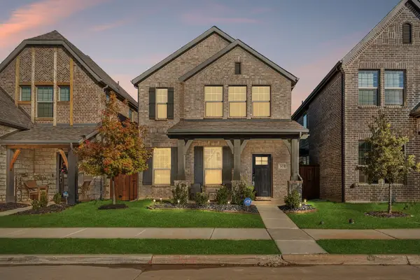 2621 Gateway Avenue, Corinth, TX 76210