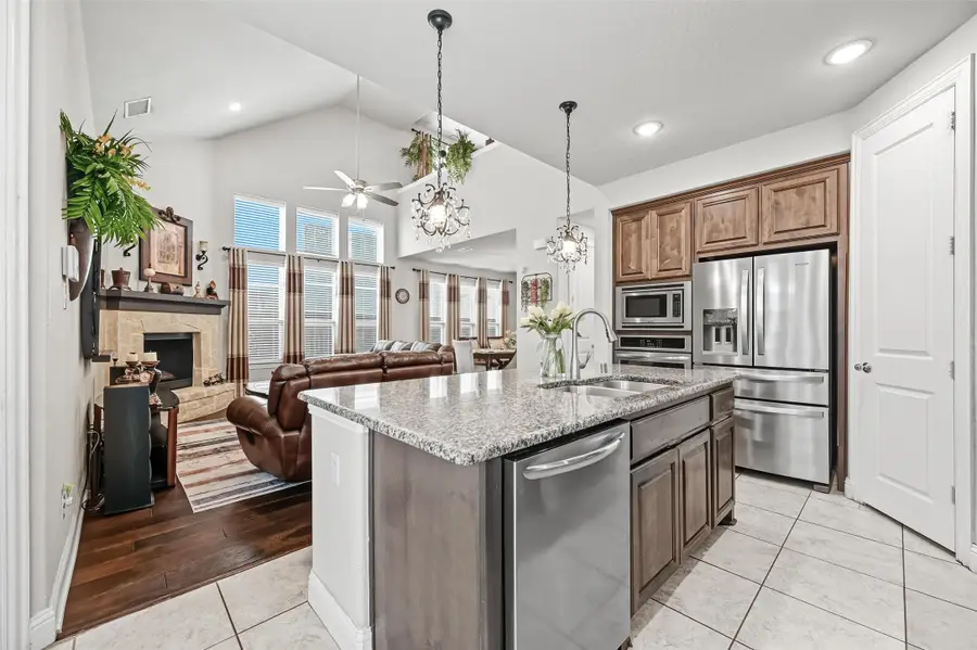 4302 Meadow Hawk Drive, Arlington, TX 76005 - Image #2