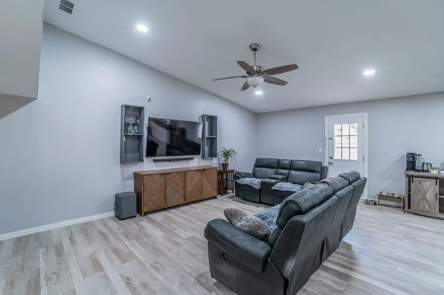 6017 Mimosa Lane, Rowlett, TX 75089 - Image #2