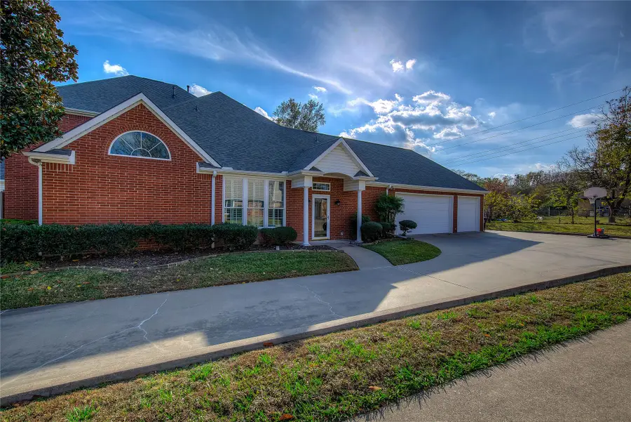 6404 Creekside Drive, Greenville, TX 75402 - Image #3