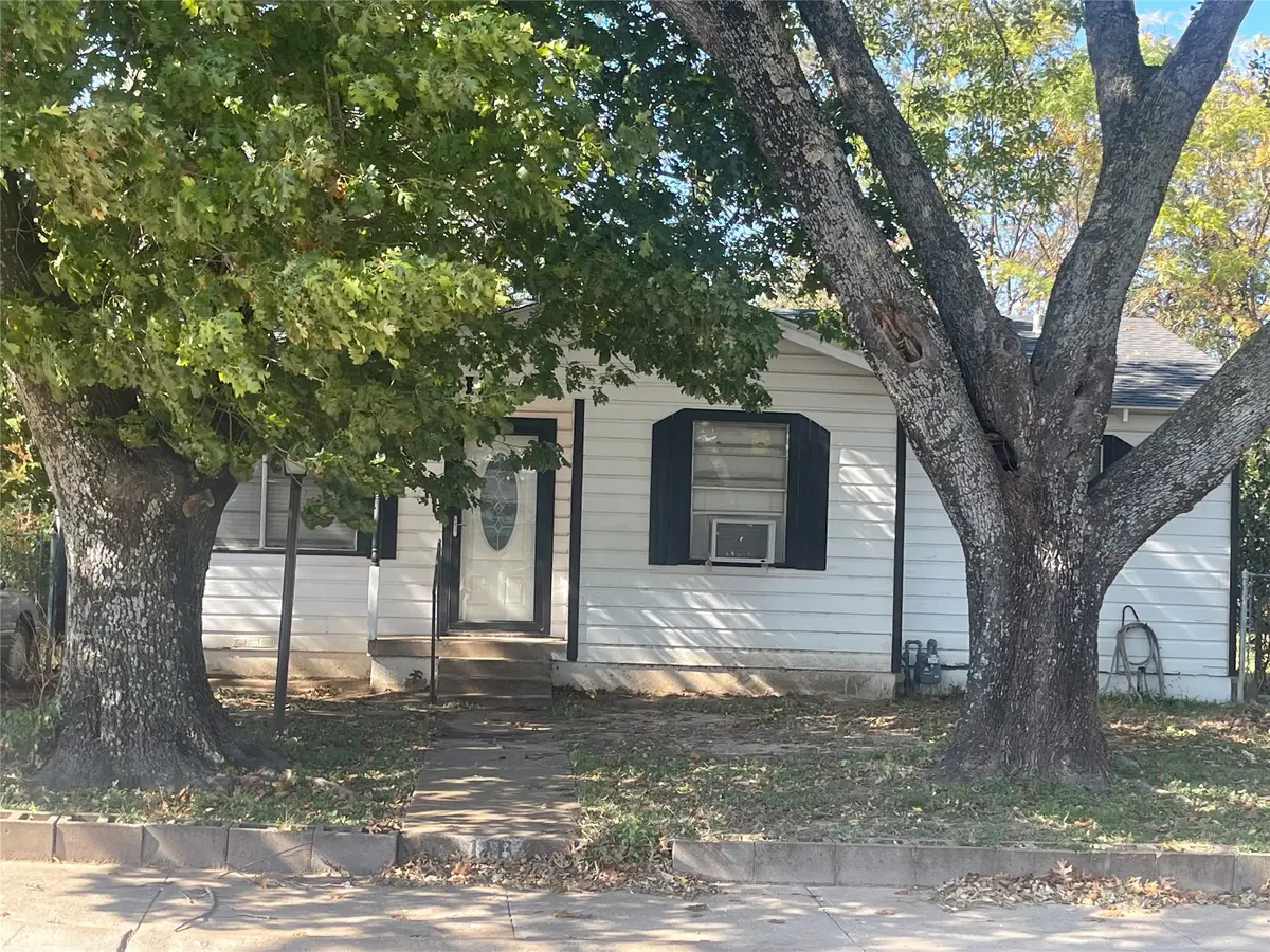 114 & 116 Flowers Street, Waxahachie, TX 75165 - Image #1