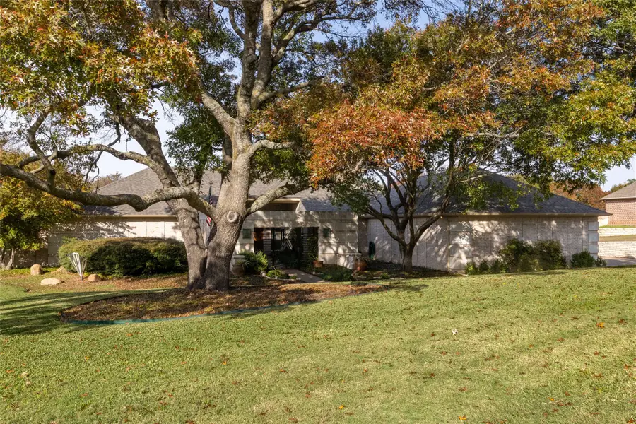 1919 Woodland Hills Drive, Weatherford, TX 76087 - Image #2