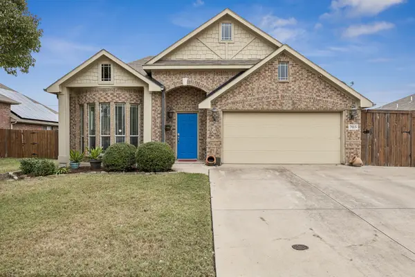705 Bayshore Drive, Mansfield, TX 76063