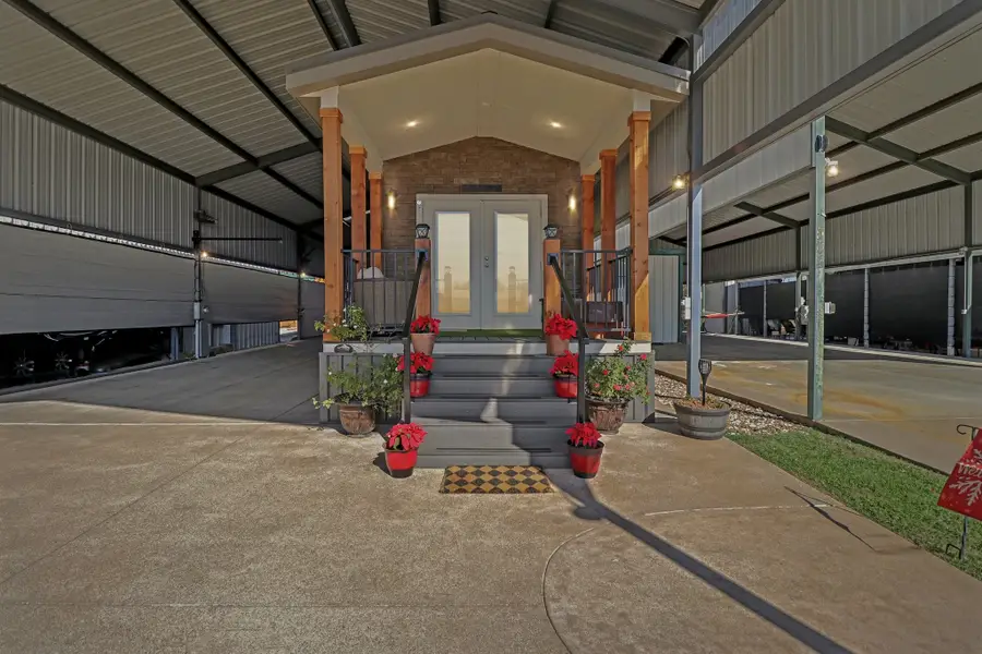 506 Brazos Harbor Drive, Granbury, TX 76048 - Image #2