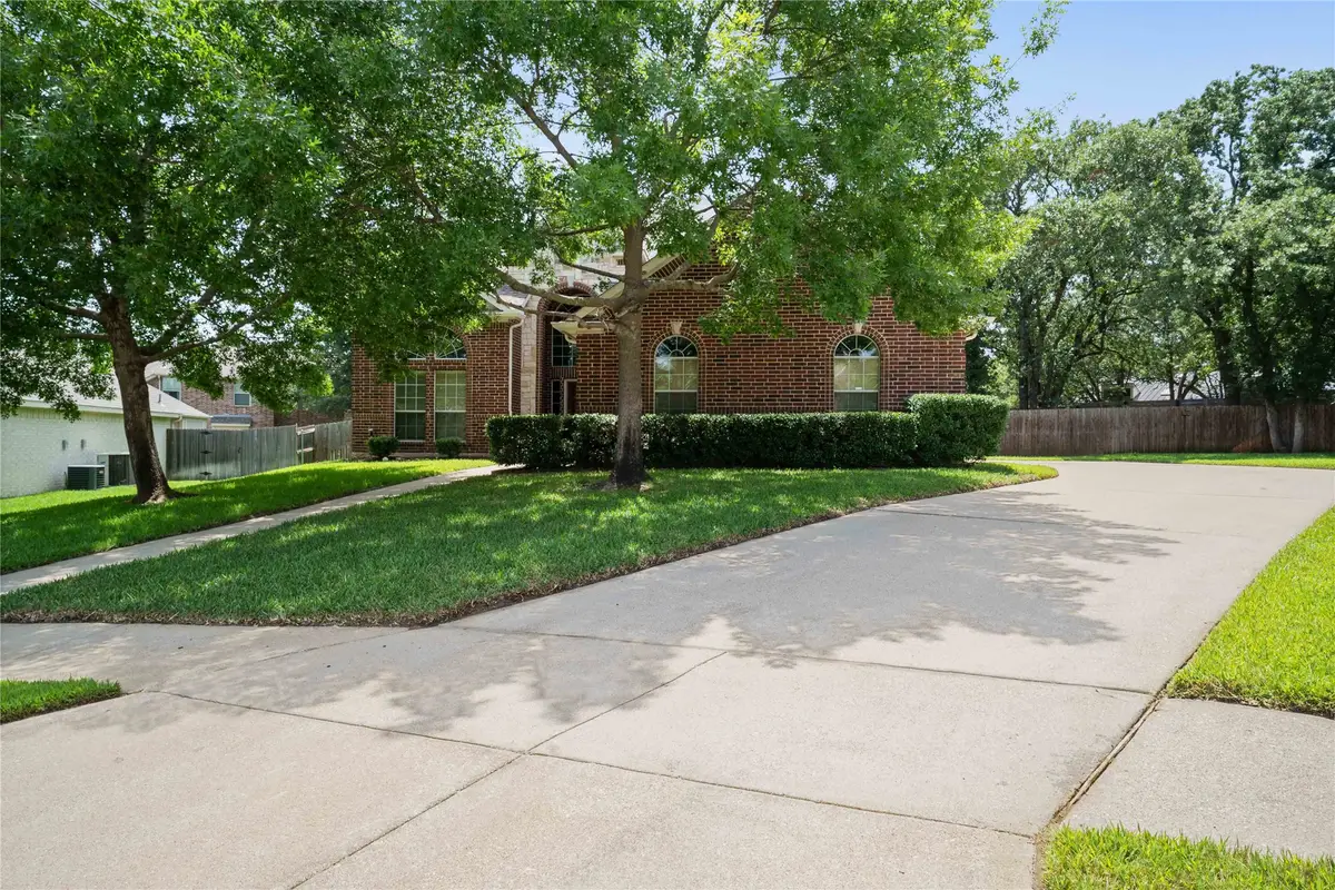 3002 Oaklawn Court, Arlington, TX 76001 - Image #1