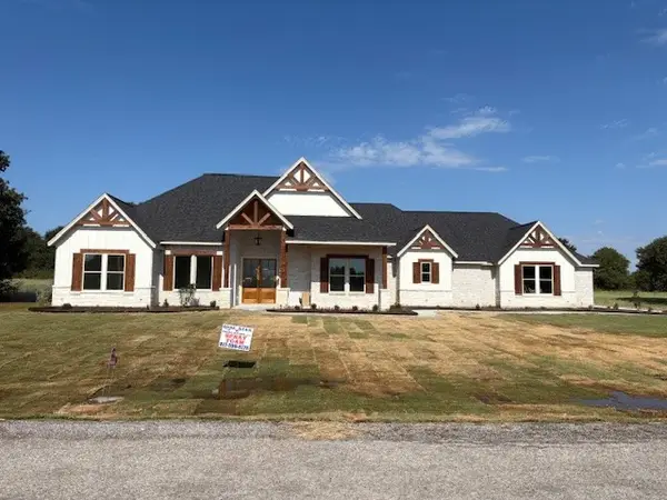 215 Salt Creek Ct Court, Weatherford, TX 76087