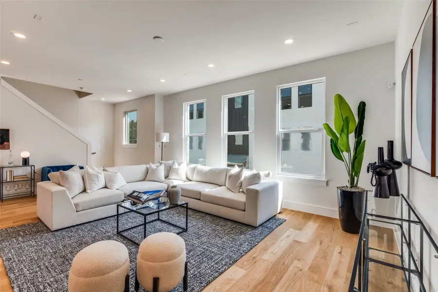 3940 Spring Valley Road #3, Farmers Branch, TX 75001 - Image #3