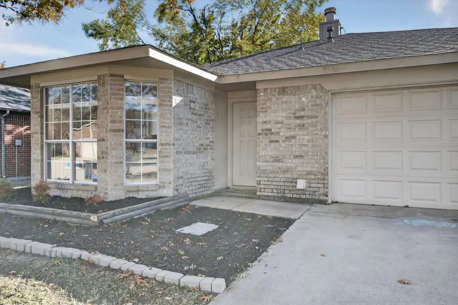 7328 Summerset Drive, Benbrook, TX 76126 - Image #3