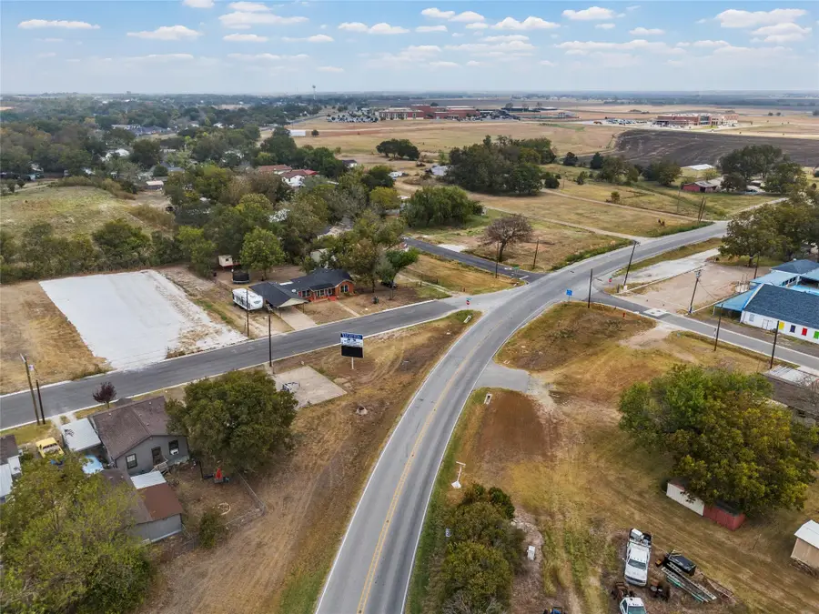 312 E Columbus Street, West, TX 76691 - #3