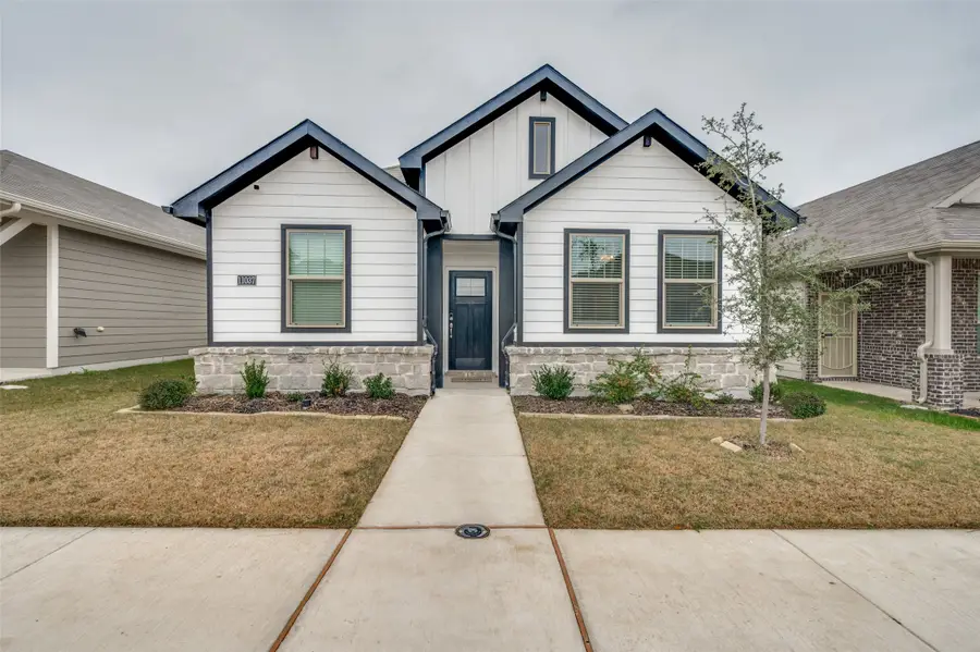 11037 Firebrush Lane, Fort Worth, TX 76108 - Image #2