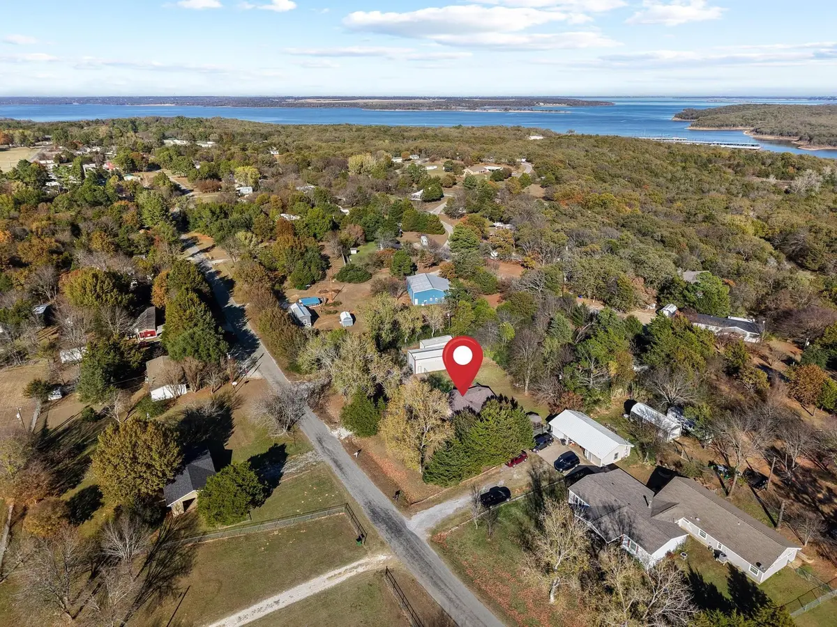 136 Cottonwood Lane, Pottsboro, TX 75076 - Image #1