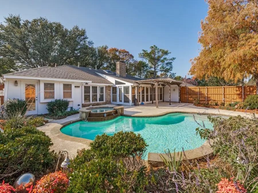 1807 S Crest, Carrollton, TX 75006 - Image #2