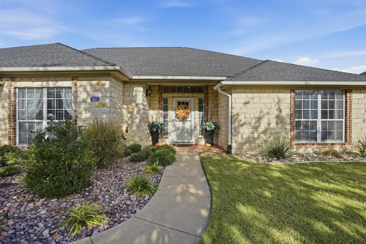 616 Parker Lane, Granbury, TX 76048 - Image #1