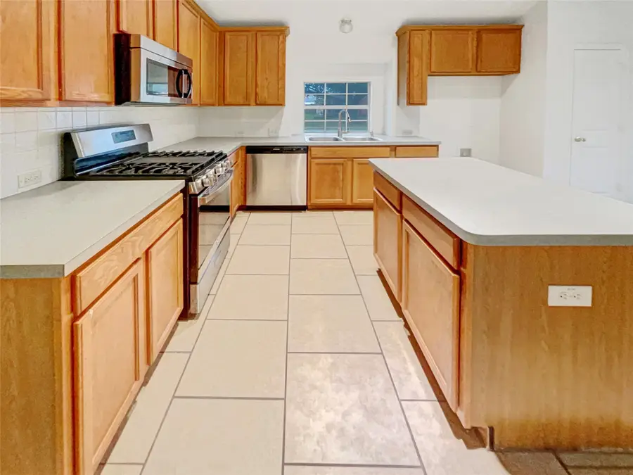 2601 Crestwood Drive, Burleson, TX 76028 - Image #2