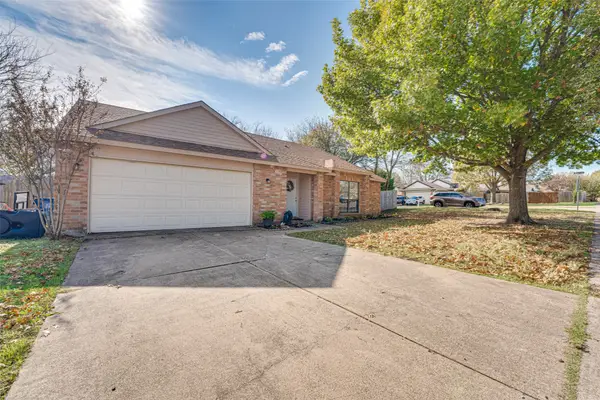 210 Wilshire Drive, Glenn Heights, TX 75154