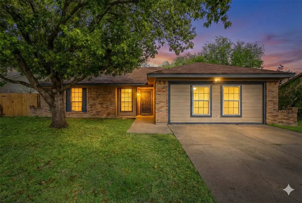 516 Clover Drive, Saginaw, TX 76179 - Image #1