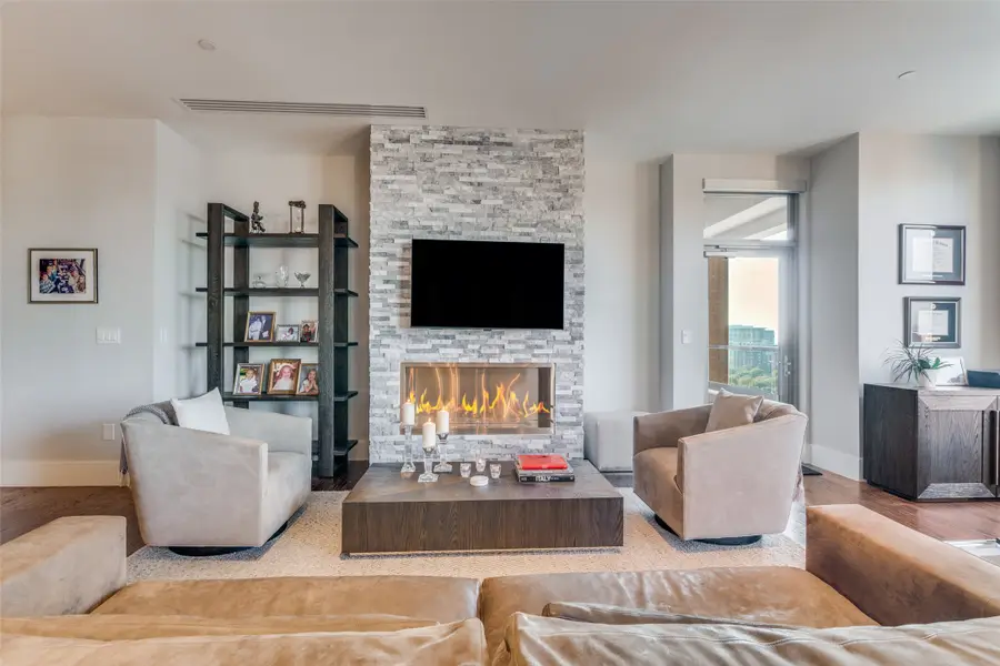 2300 Wolf Street #10D, Dallas, TX 75201 - Image #3