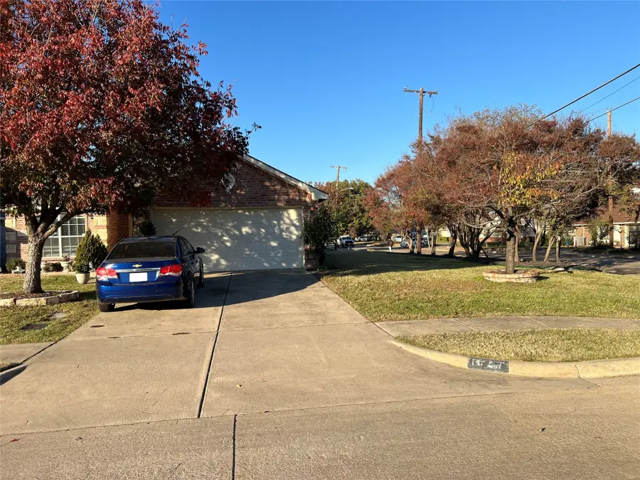 1327 Trula Lane, Irving, TX 75060 - Image #2