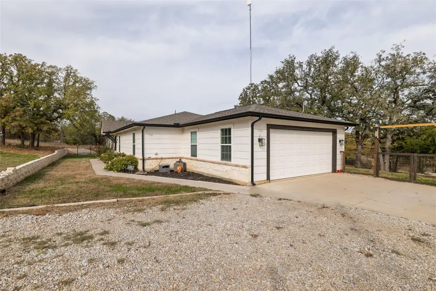 399 Wild Hill Oak Drive, Springtown, TX 76082 - Image #3