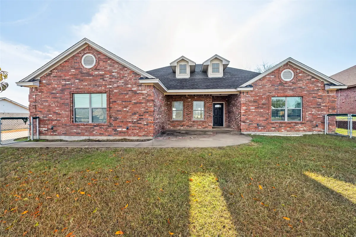 1309 W Chippewa Trail, Granbury, TX 76048 - Image #1