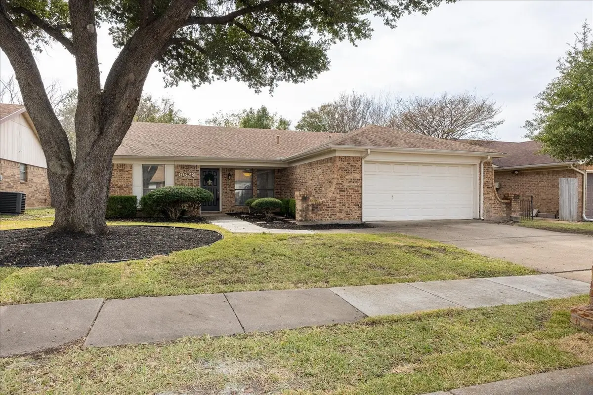 6628 Fair Oaks Drive, Watauga, TX 76148 - Image #1