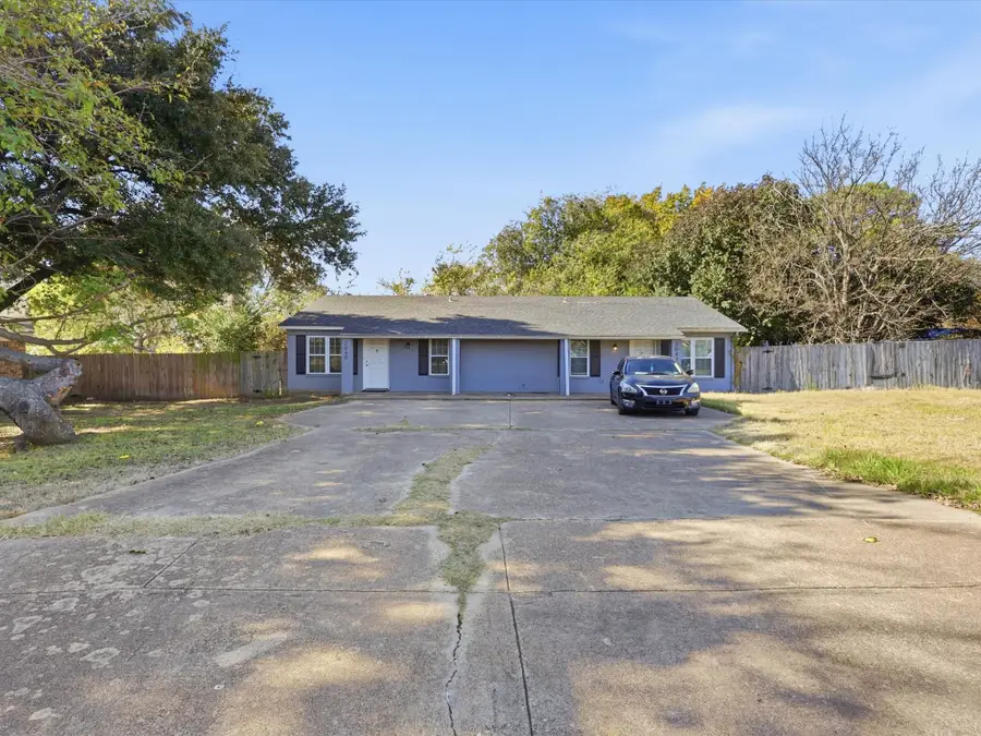2040 Oakwood Court, Arlington, TX 76012 - Image #2