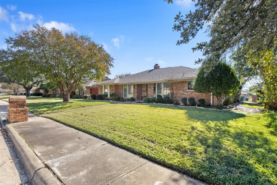 1924 Robin Meadow Drive, Carrollton, TX 75007 - Image #3