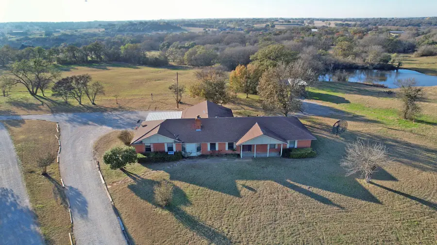 1055 Harmony Circle, Weatherford, TX 76087 - Image #2