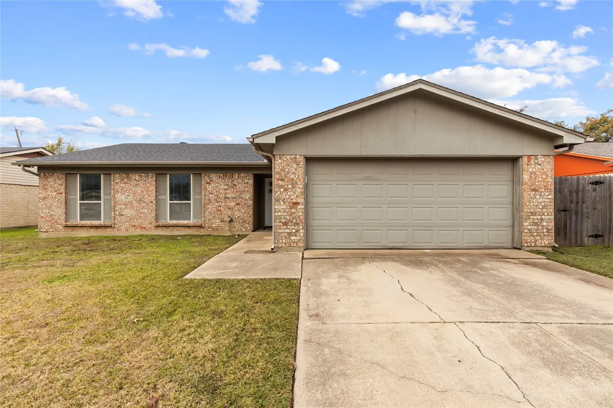 1245 N Knowles Drive, Saginaw, TX 76179 - Image #1