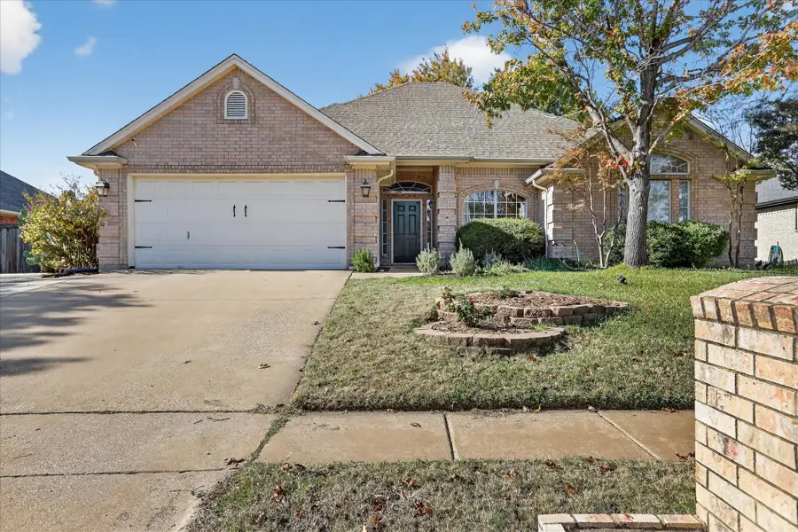 324 Woodcrest Drive, Saginaw, TX 76179 - Image #2