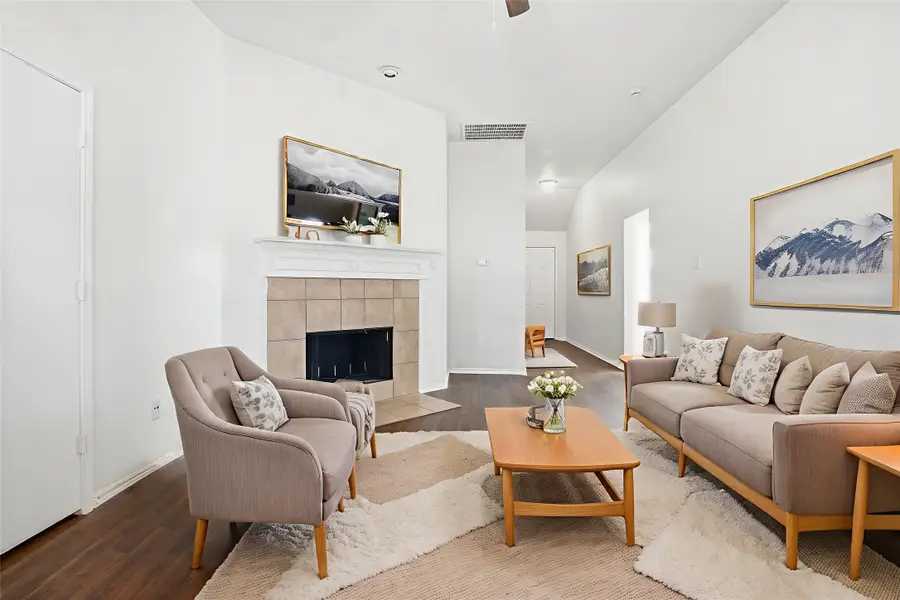 340 Creekside Way, Waxahachie, TX 75165 - Image #2