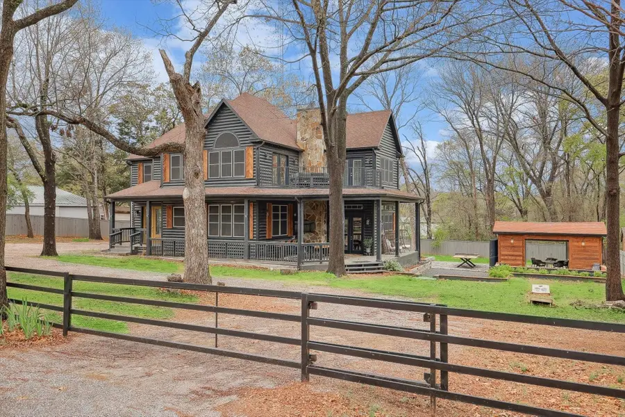 223 Oklahoma Avenue, Pottsboro, TX 75076 - Image #2