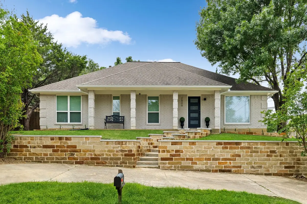 2409 Pebblebrook Court, Grand Prairie, TX 75050 - Image #1