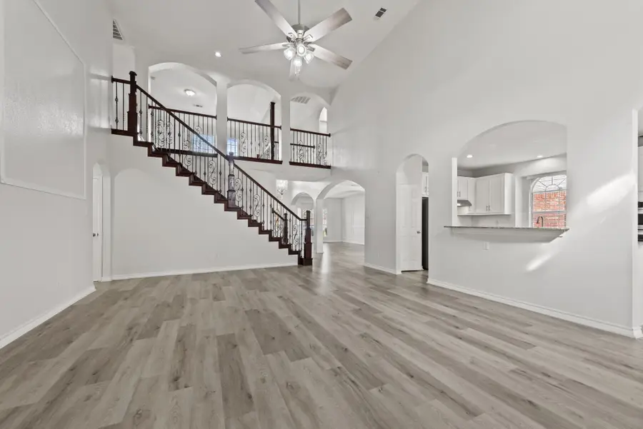 202 Forestridge Drive, Mansfield, TX 76063 - Image #3