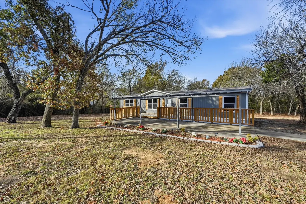 279 Carlisle Court, Springtown, TX 76082 - Image #1