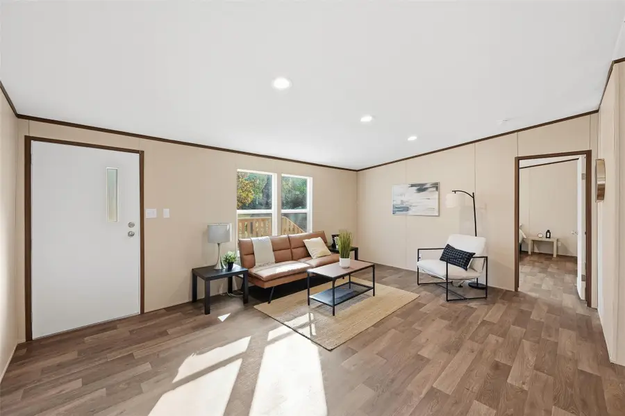 279 Carlisle Court, Springtown, TX 76082 - Image #2