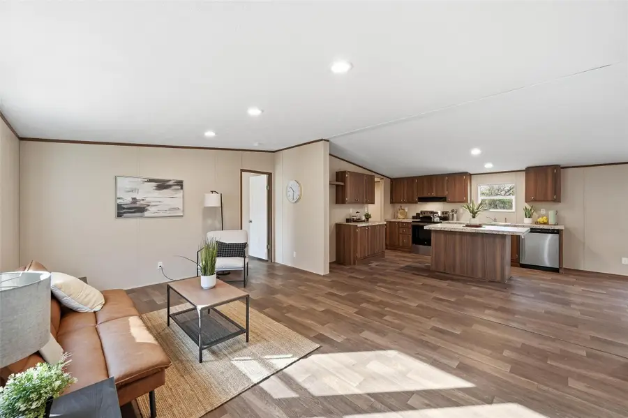 279 Carlisle Court, Springtown, TX 76082 - Image #3