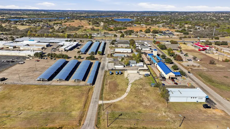 313 Eastridge Road, Granbury, TX 76049 - Image #2