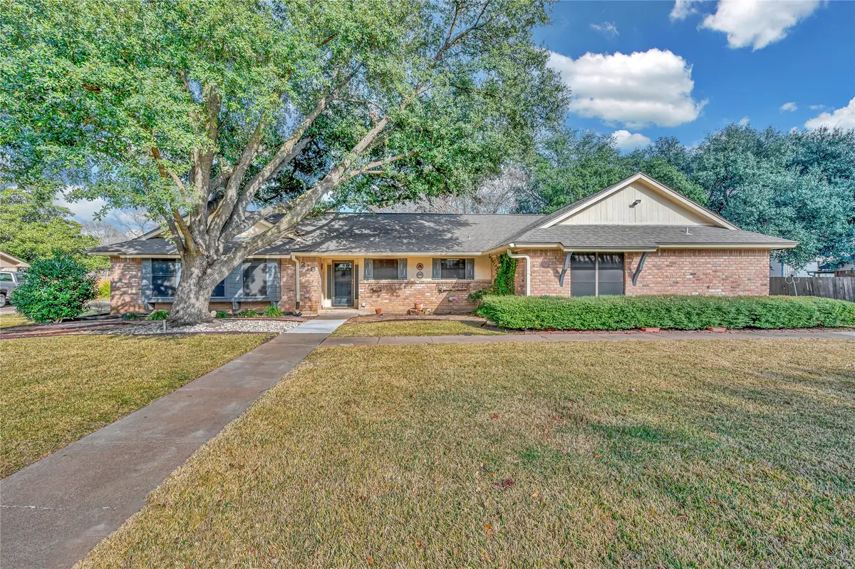 210 Chelsea Drive, Hewitt, TX 76643 - Image #1