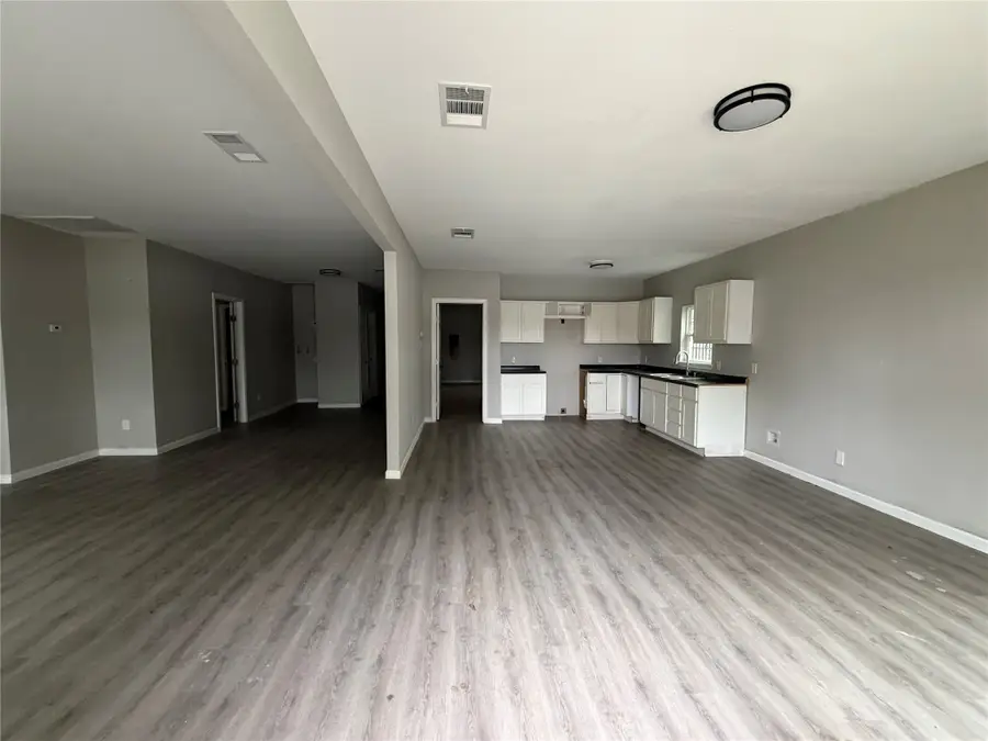 3411 Mclean Street, Fort Worth, TX 76103 - Image #2