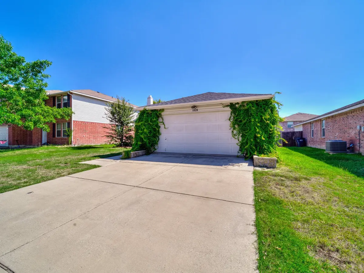 1928 Riverchase Lane, Justin, TX 76247 - Image #1